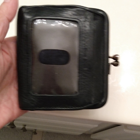 Fossil Elegant Compact Black Genuine Leather Wallet Kisslock Coin Purse - Picture 15 of 16